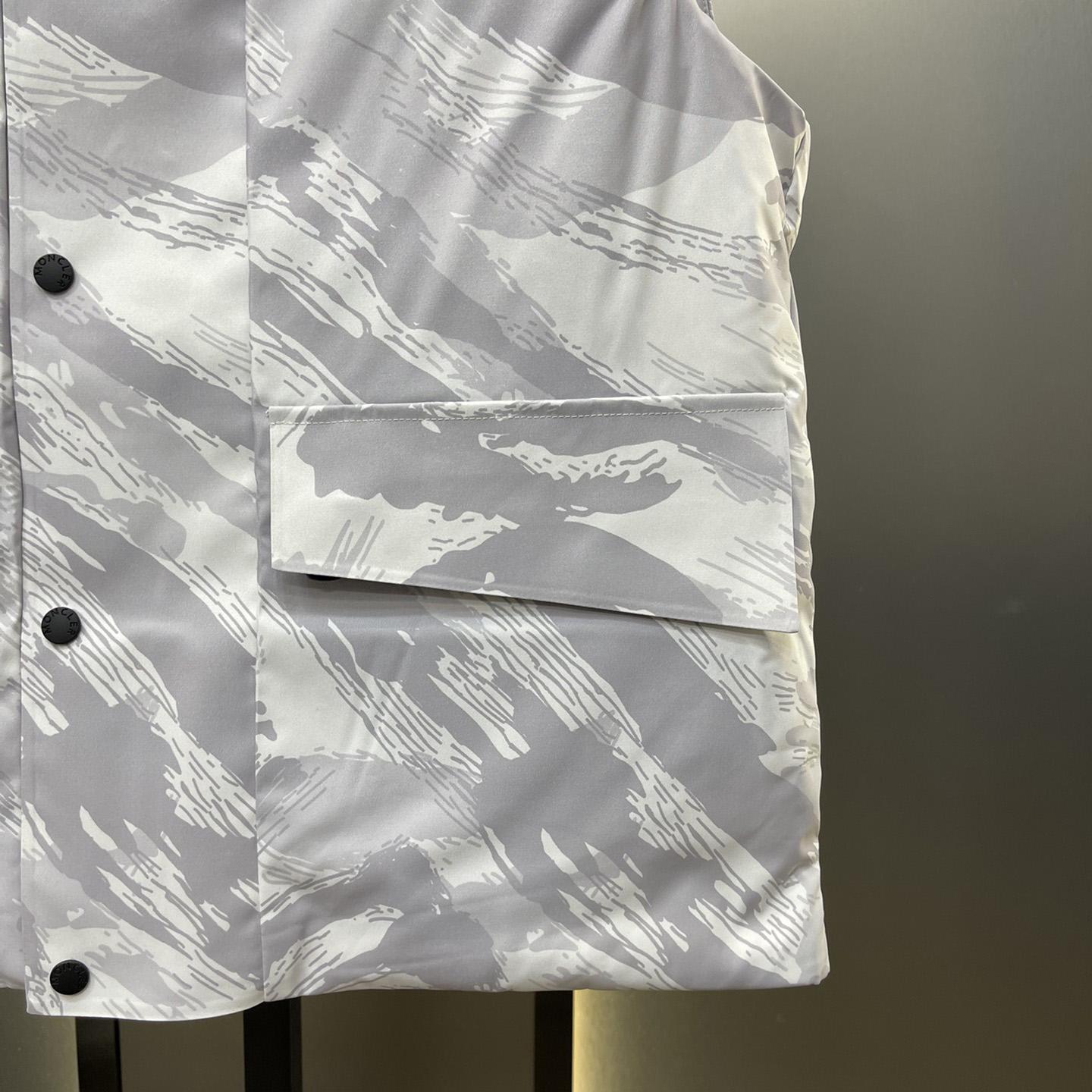 Moncler x HYKE Vanilis Padded Gilet - DopestKickz