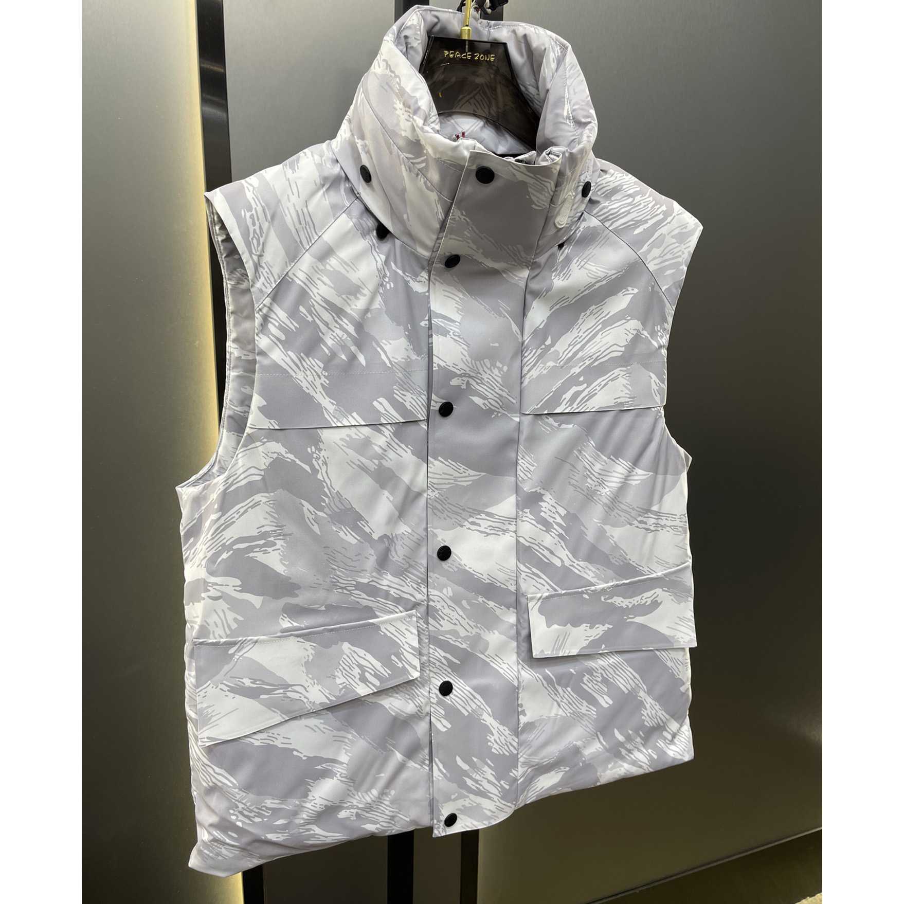 Moncler x HYKE Vanilis Padded Gilet - DopestKickz