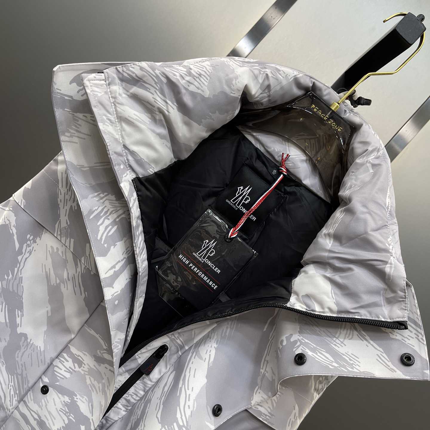 Moncler x HYKE Vanilis Padded Gilet - DopestKickz