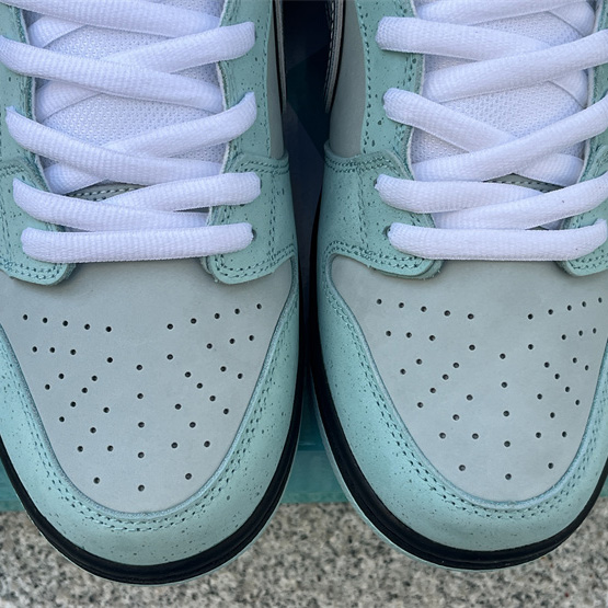 Concepts x TIFFANY CO. x Nike SB Dunk Low  Sneakers      BV1310-402 - DopestKickz