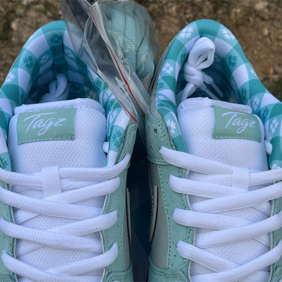 Concepts x TIFFANY CO. x Nike SB Dunk Low  Sneakers      BV1310-402 - DopestKickz