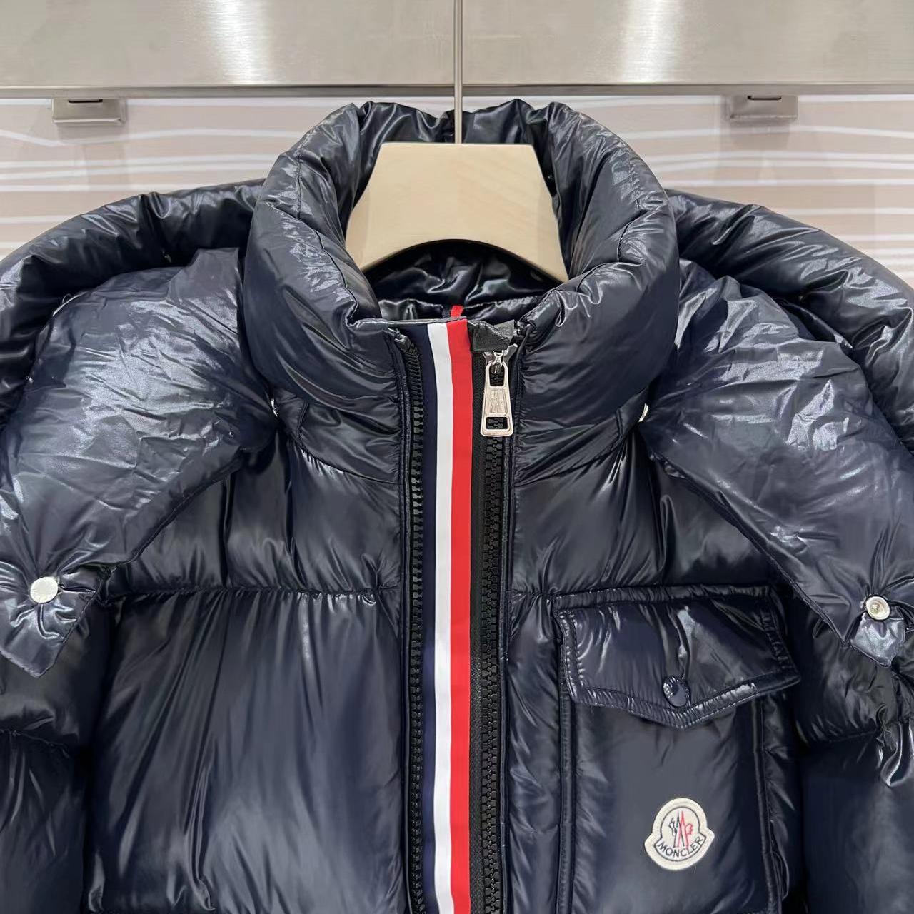 Moncler Montbeliard Short Down Jacket - DopestKickz