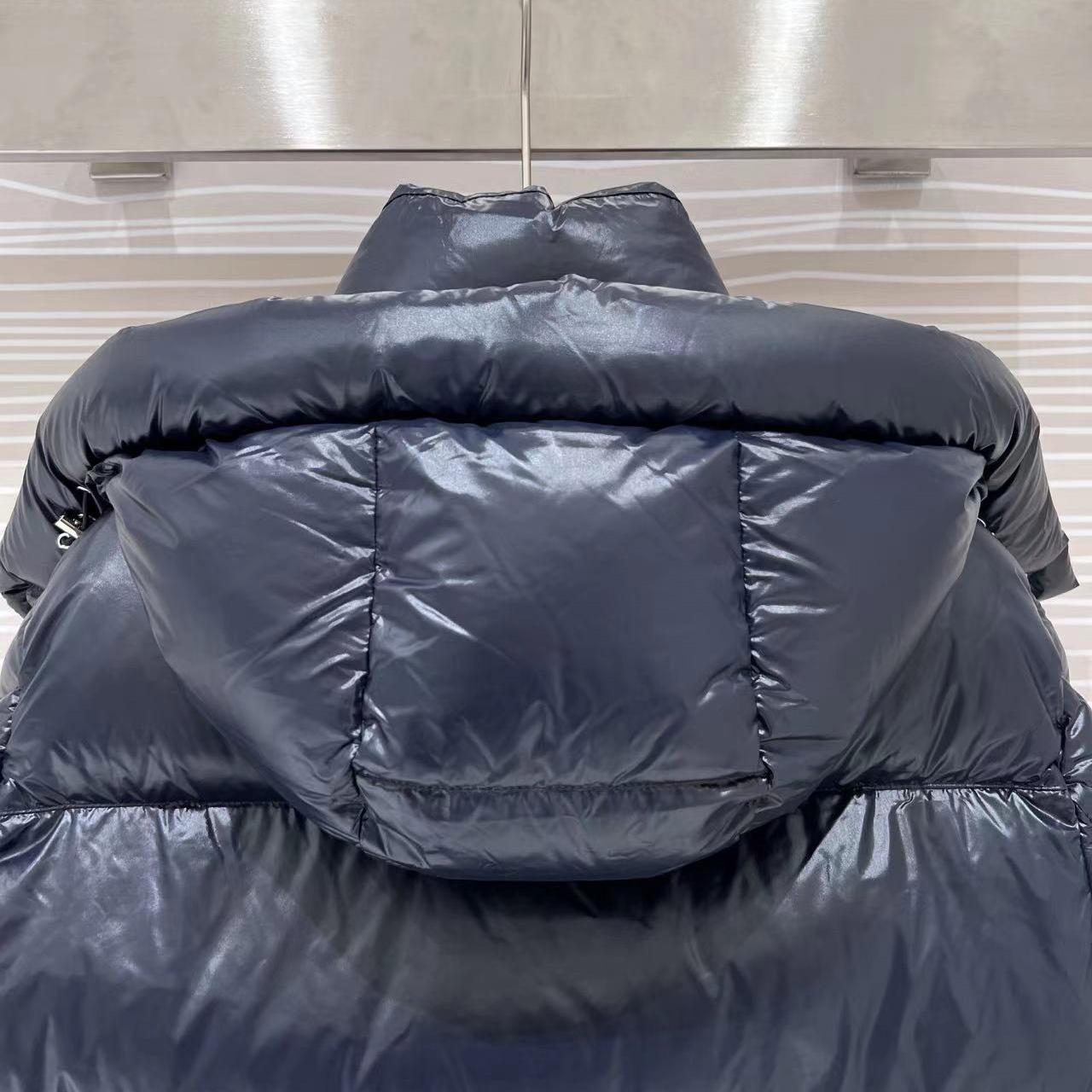 Moncler Montbeliard Short Down Jacket - DopestKickz