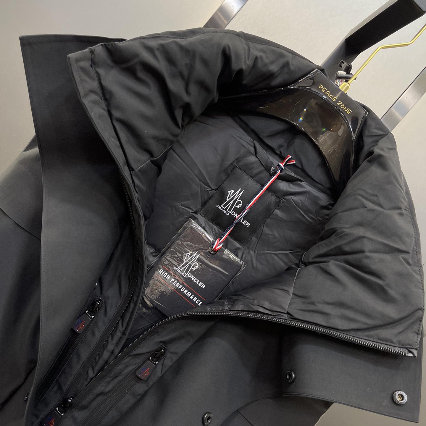 Moncler x HYKE Vanilis Padded Gilet - DopestKickz