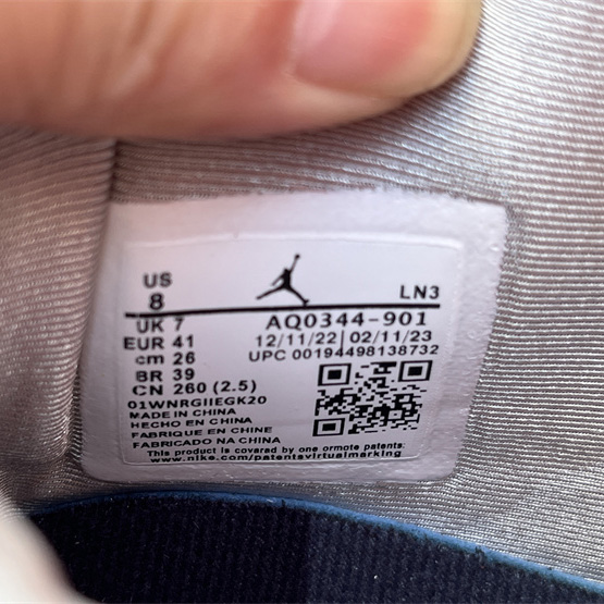 Air Jordan 4  Sneakers    AQ0344-901 - DopestKickz