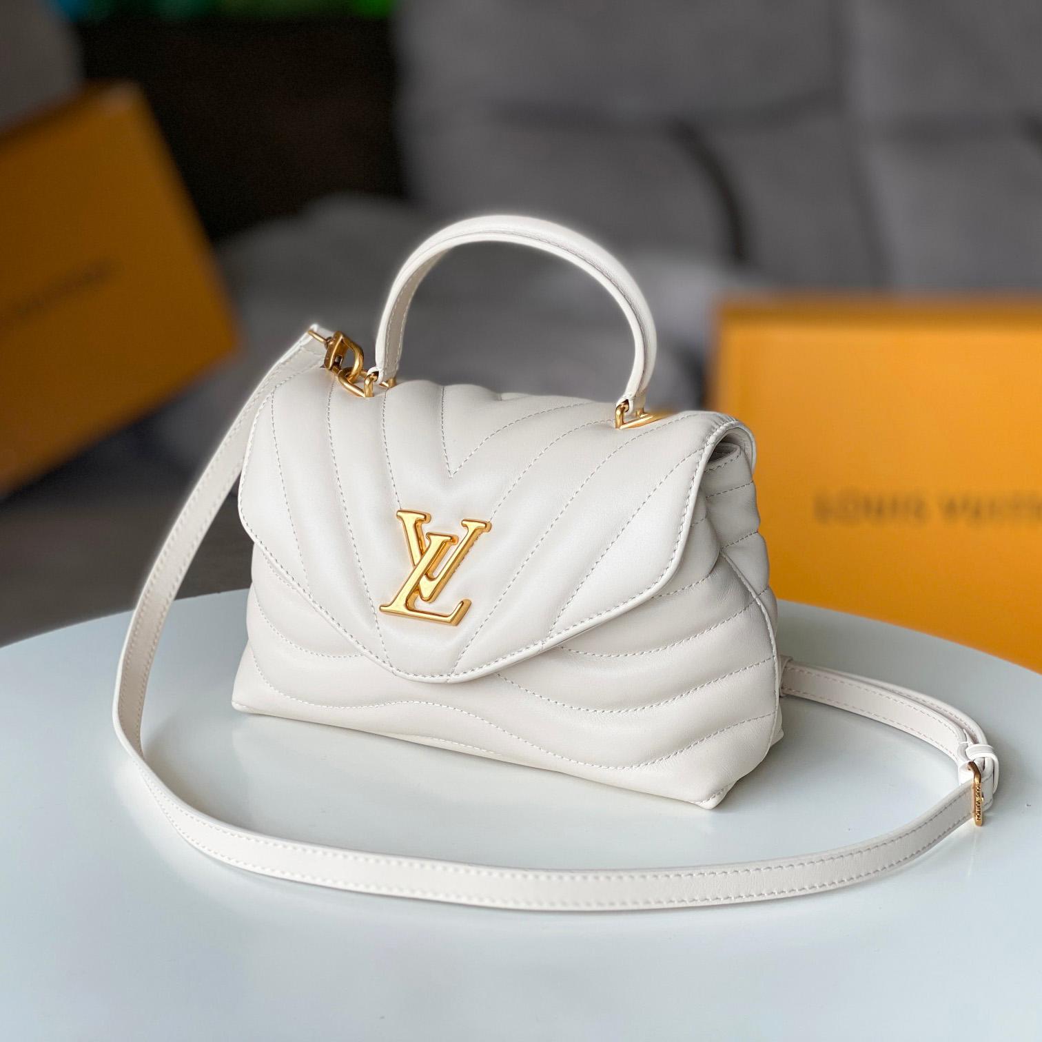 Louis Vuitton Hold Me (23x15x10cm)  M21797 - DopestKickz