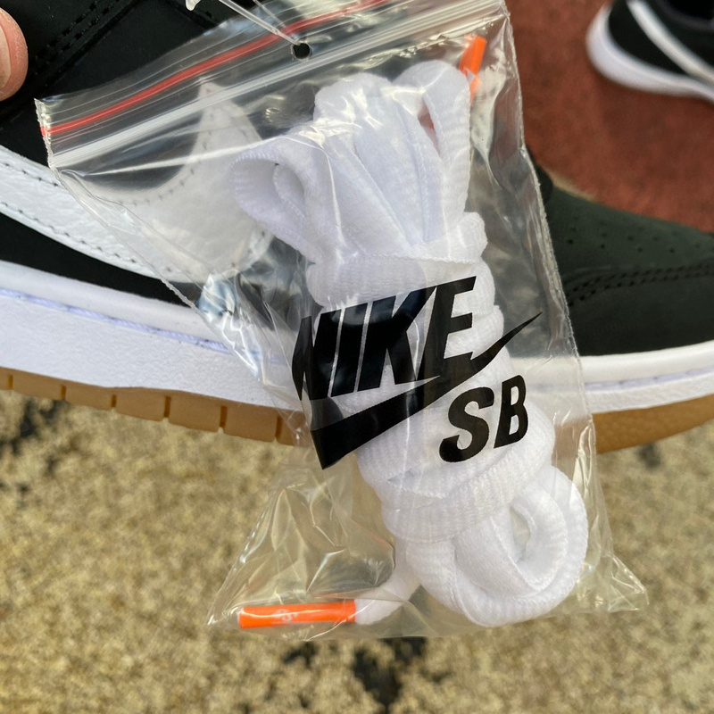 Nike Dunk SB Low Sneaker      CD2563-001 - DopestKickz