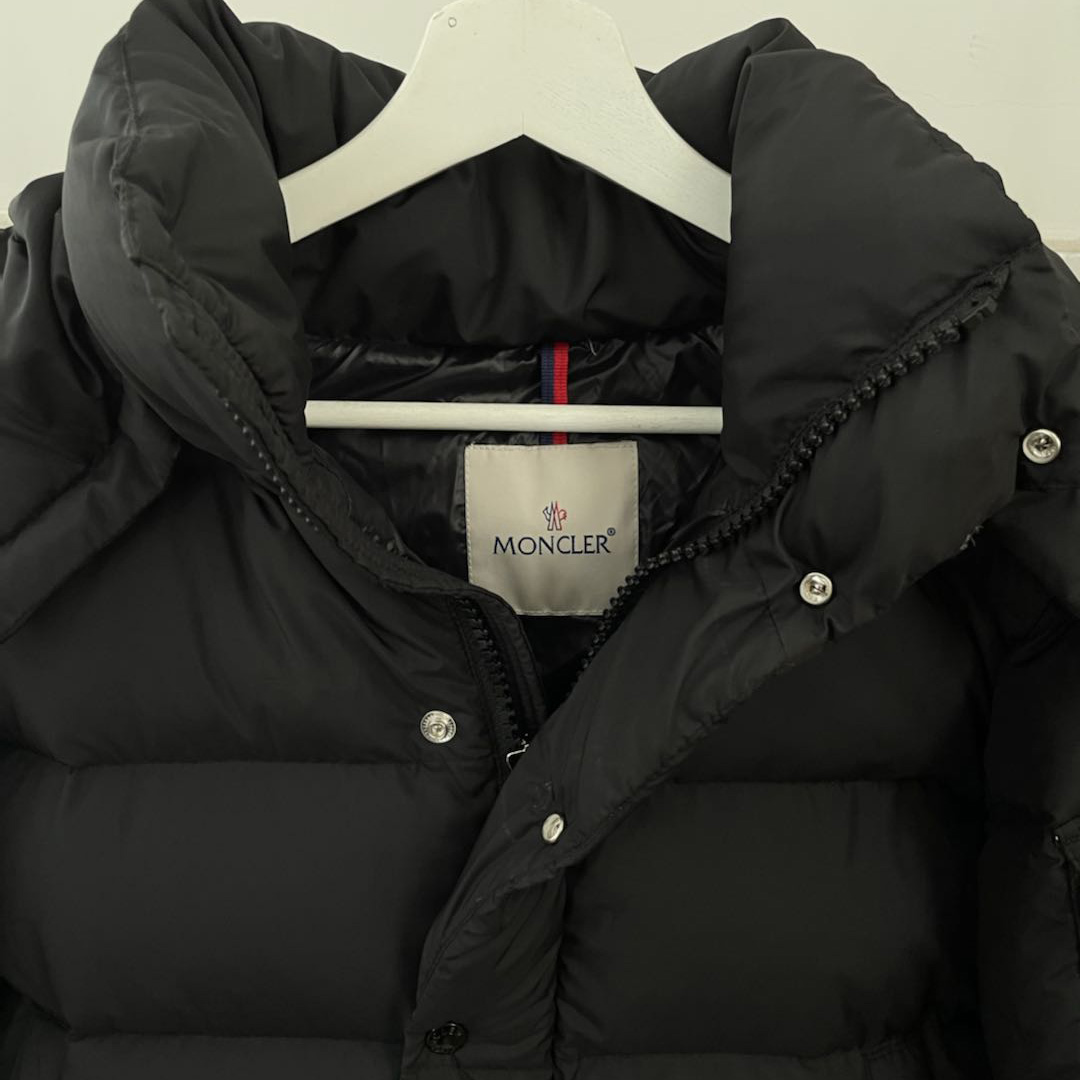 Moncler Vezere Short Down Jacket - DopestKickz