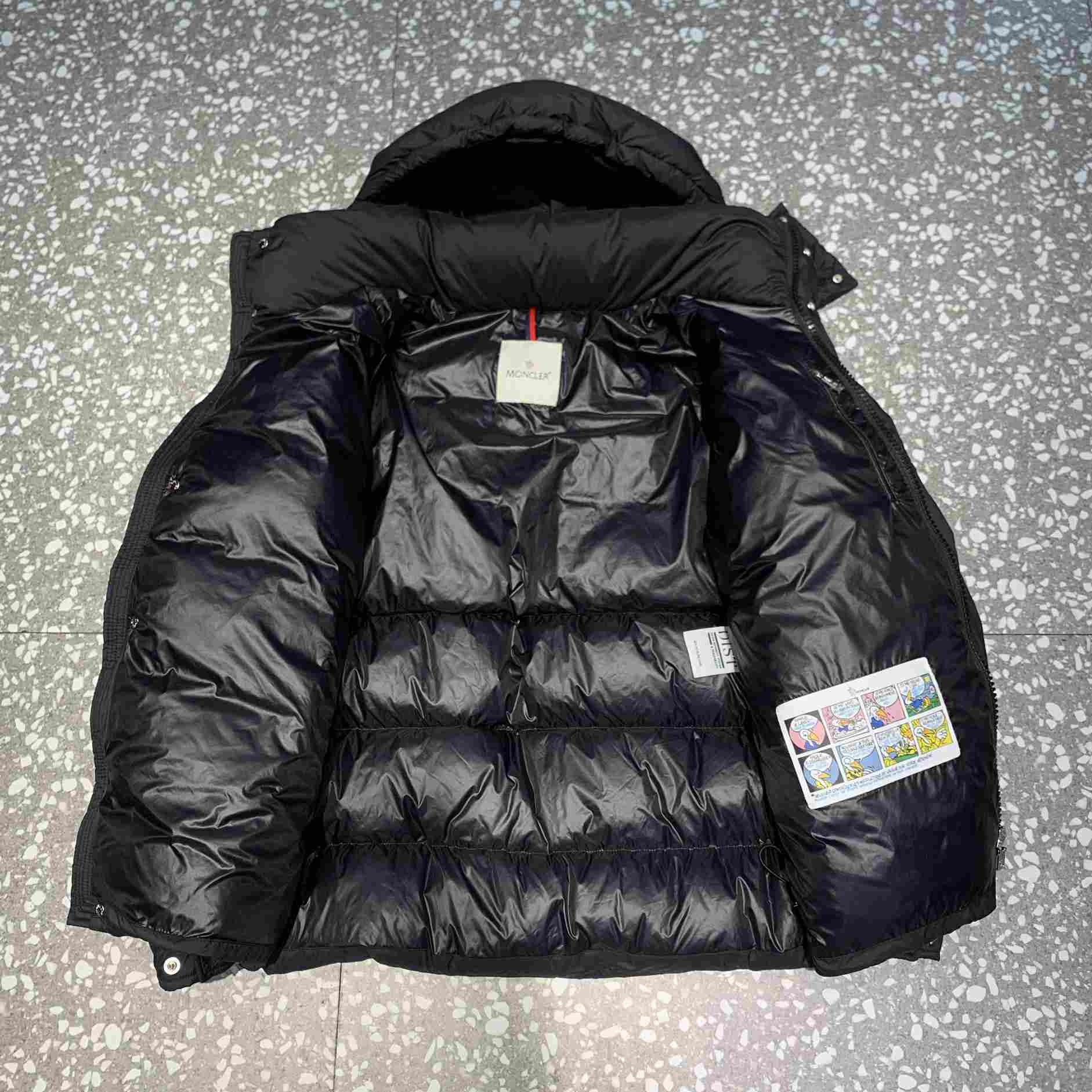 Moncler Vezere Short Down Jacket - DopestKickz