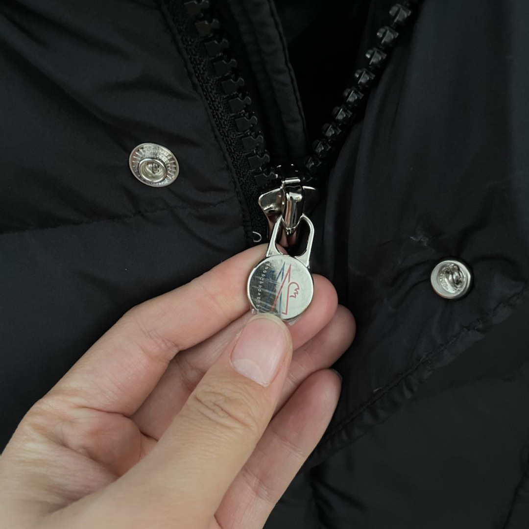 Moncler Vezere Short Down Jacket - DopestKickz