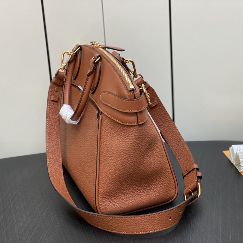 Louis Vuitton Lock It MM (36 x 29 x 15 cm)  M22925 - DopestKickz