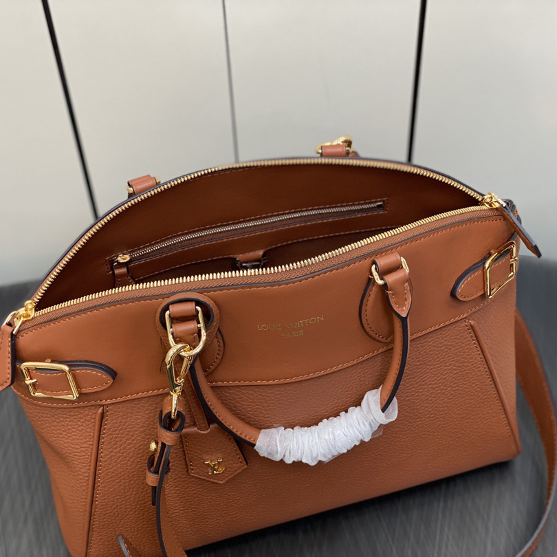 Louis Vuitton Lock It MM (36 x 29 x 15 cm)  M22925 - DopestKickz