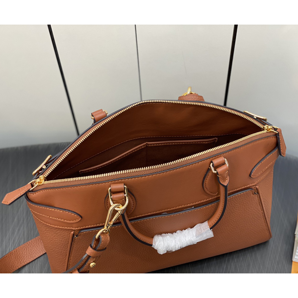 Louis Vuitton Lock It MM (36 x 29 x 15 cm)  M22925 - DopestKickz