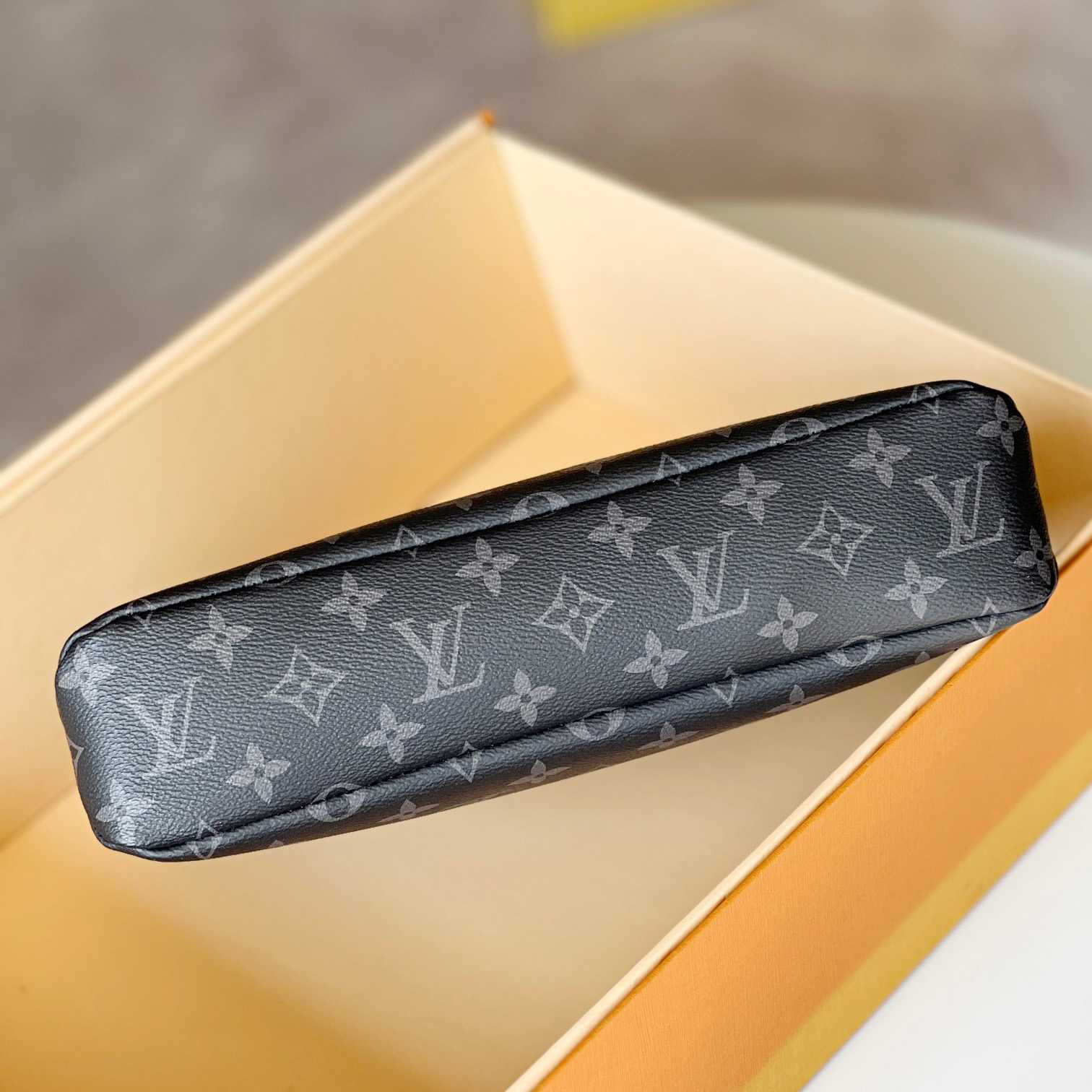 Louis Vuitton Pochette Voyage Souple (32 x 21 x 8cm)  M82543 - DopestKickz