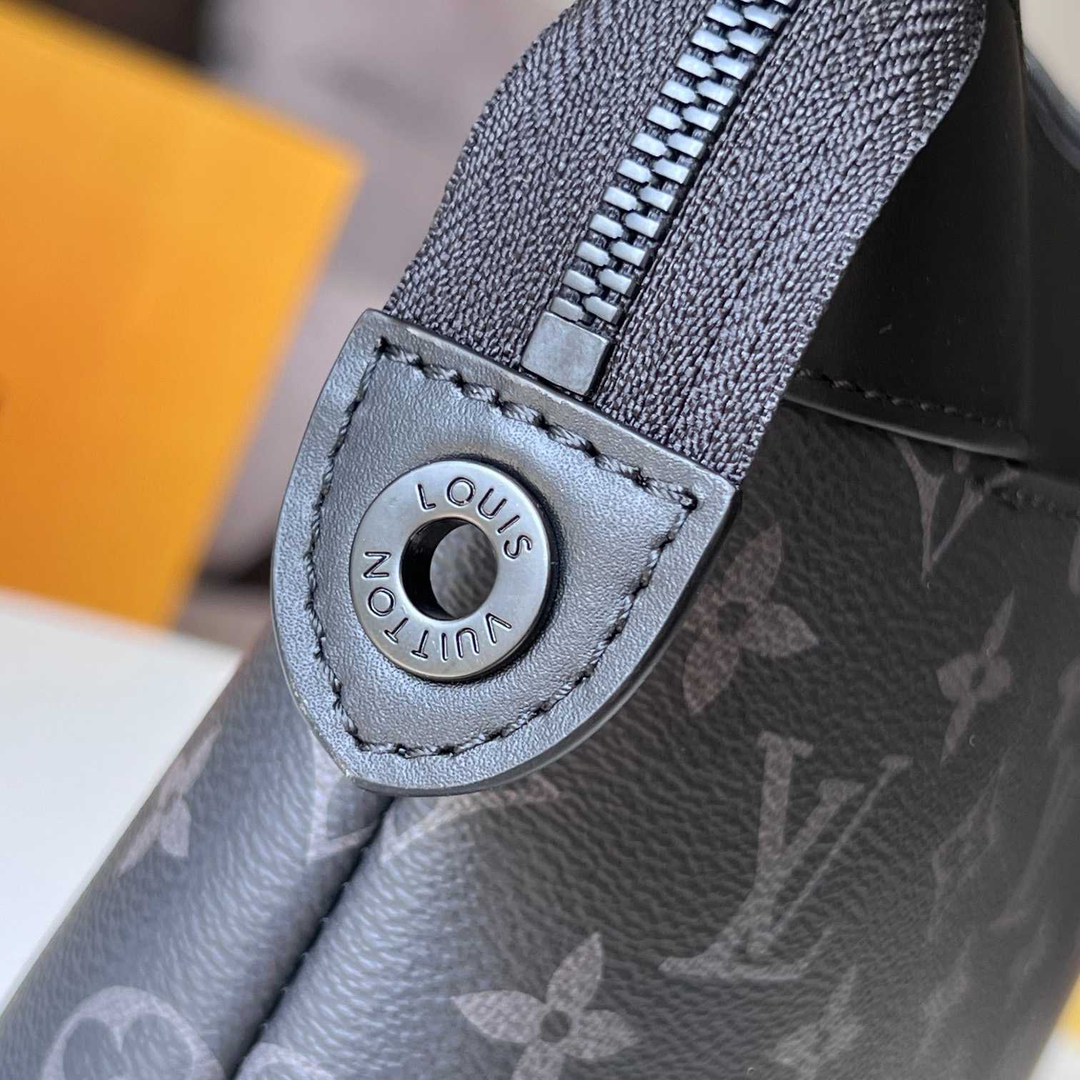Louis Vuitton Pochette Voyage Souple (32 x 21 x 8cm)  M82543 - DopestKickz