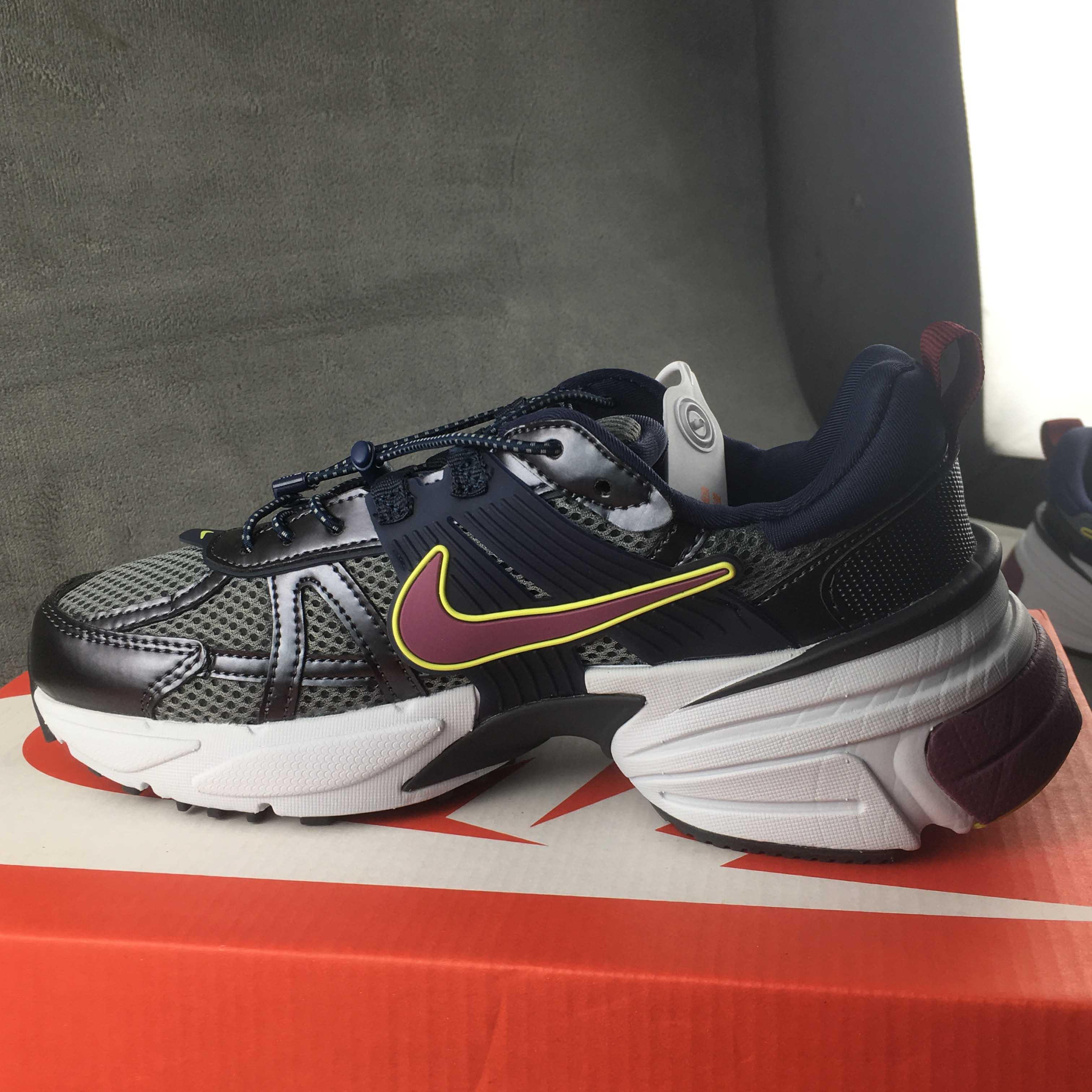 Nike V2K Runtekk  Sneaker            fd0736-400 - DopestKickz