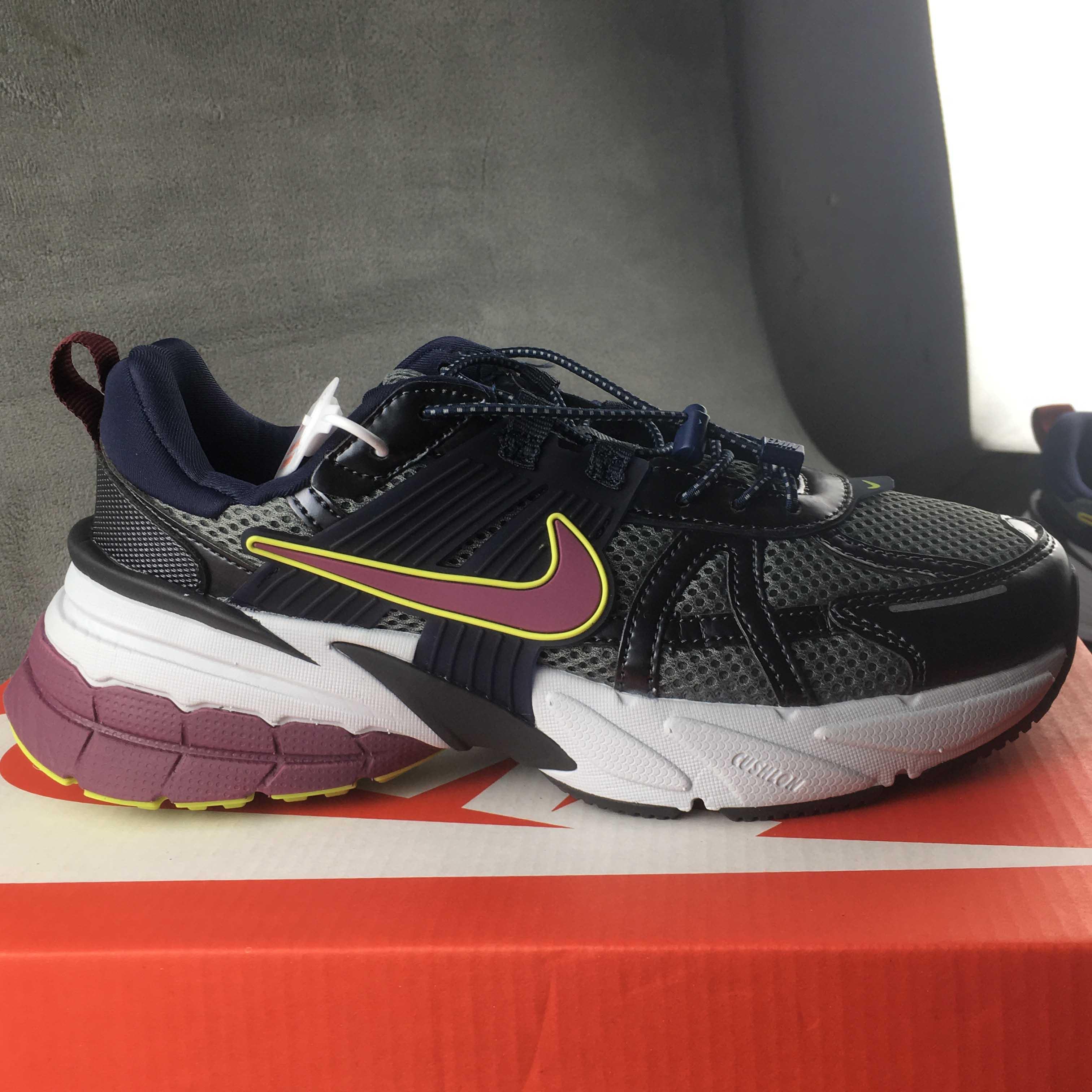 Nike V2K Runtekk  Sneaker            fd0736-400 - DopestKickz