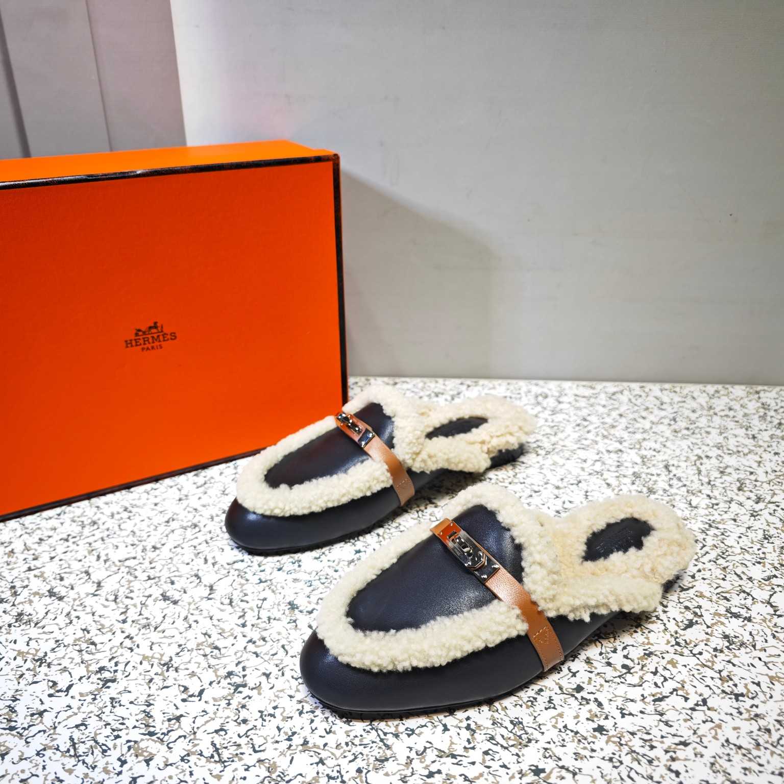 Hermes Oz Mule - DopestKickz