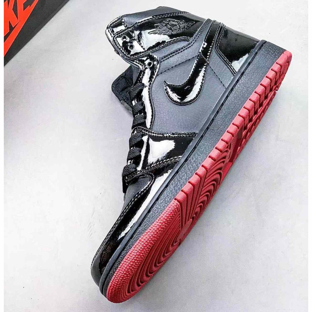 Air Jordan 1 Mid AJ1 Sneaker    1123279Y21 - DopestKickz