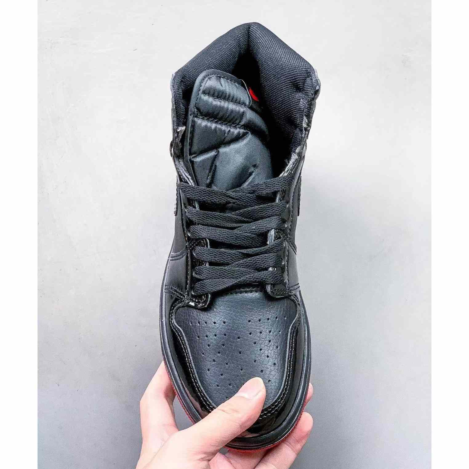 Air Jordan 1 Mid AJ1 Sneaker    1123279Y21 - DopestKickz