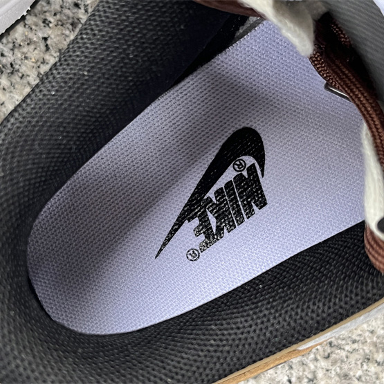 Nike SB Dunk Low Sneaker   DD1391-100 - DopestKickz