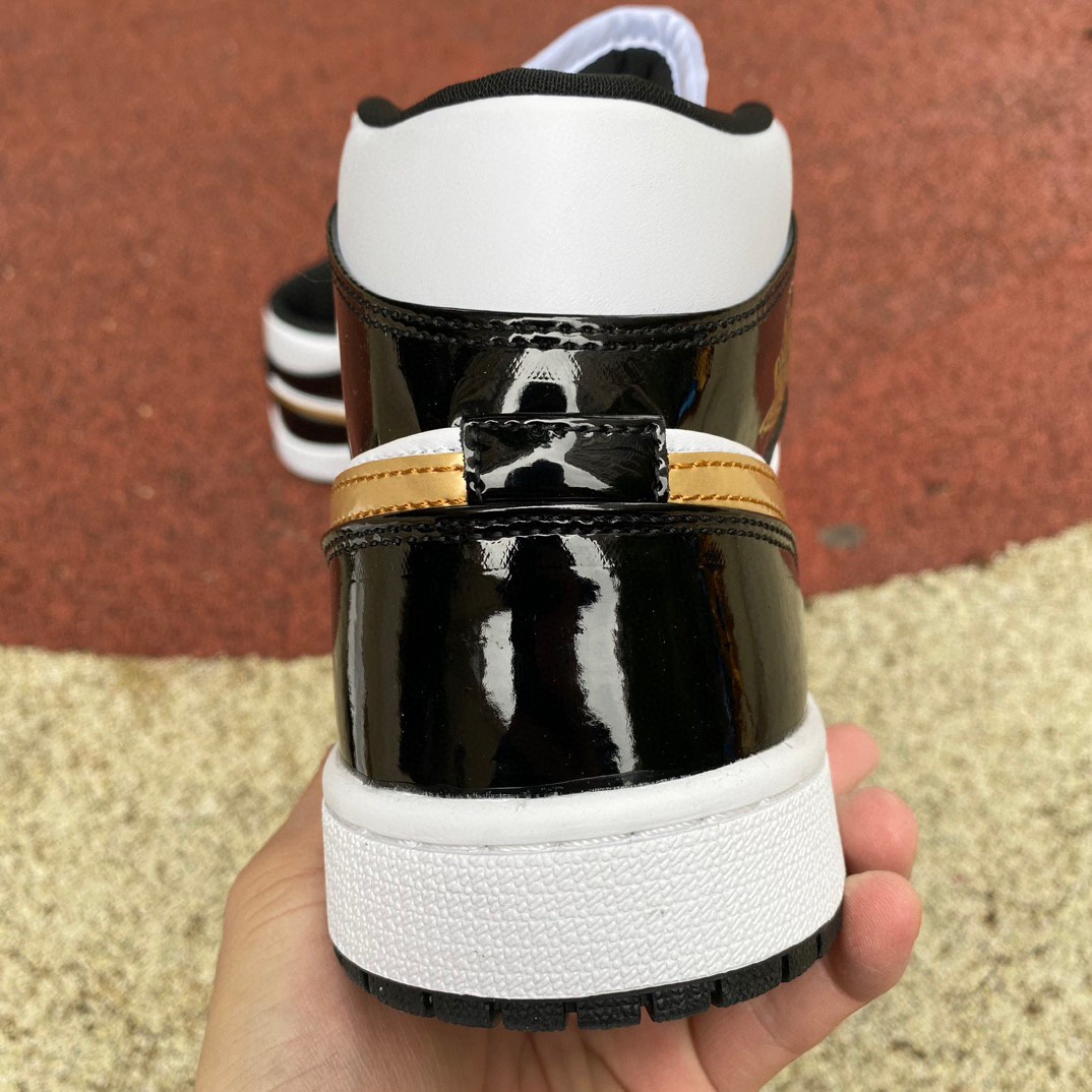 Air Jordan 1 mid Sneakers    852542-007 - DopestKickz