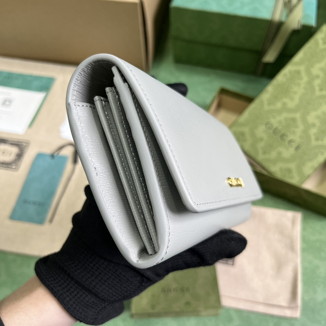 Gucci Continental Wallet With Gucci Script - DopestKickz