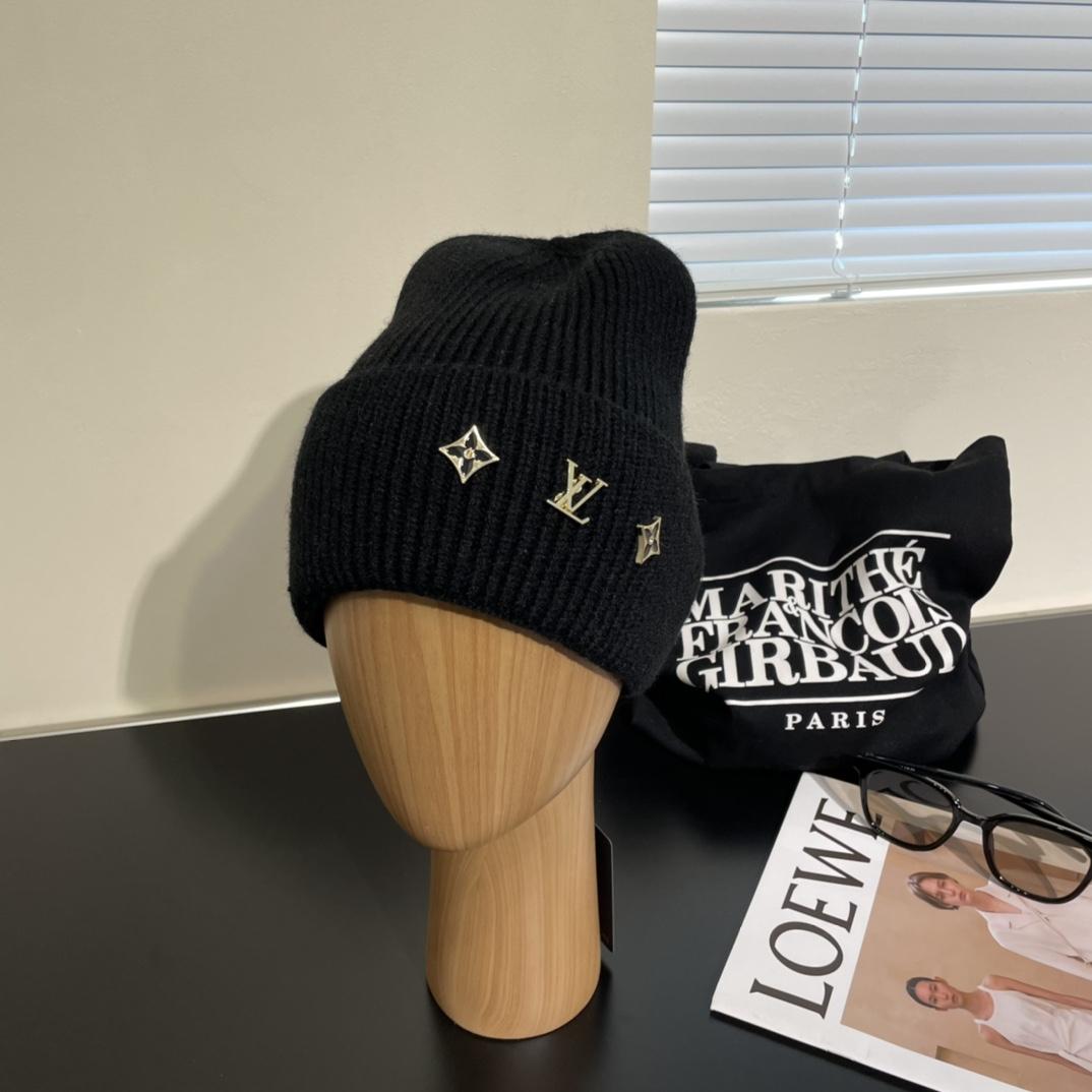 Louis Vuitton LV Beanie     - DopestKickz
