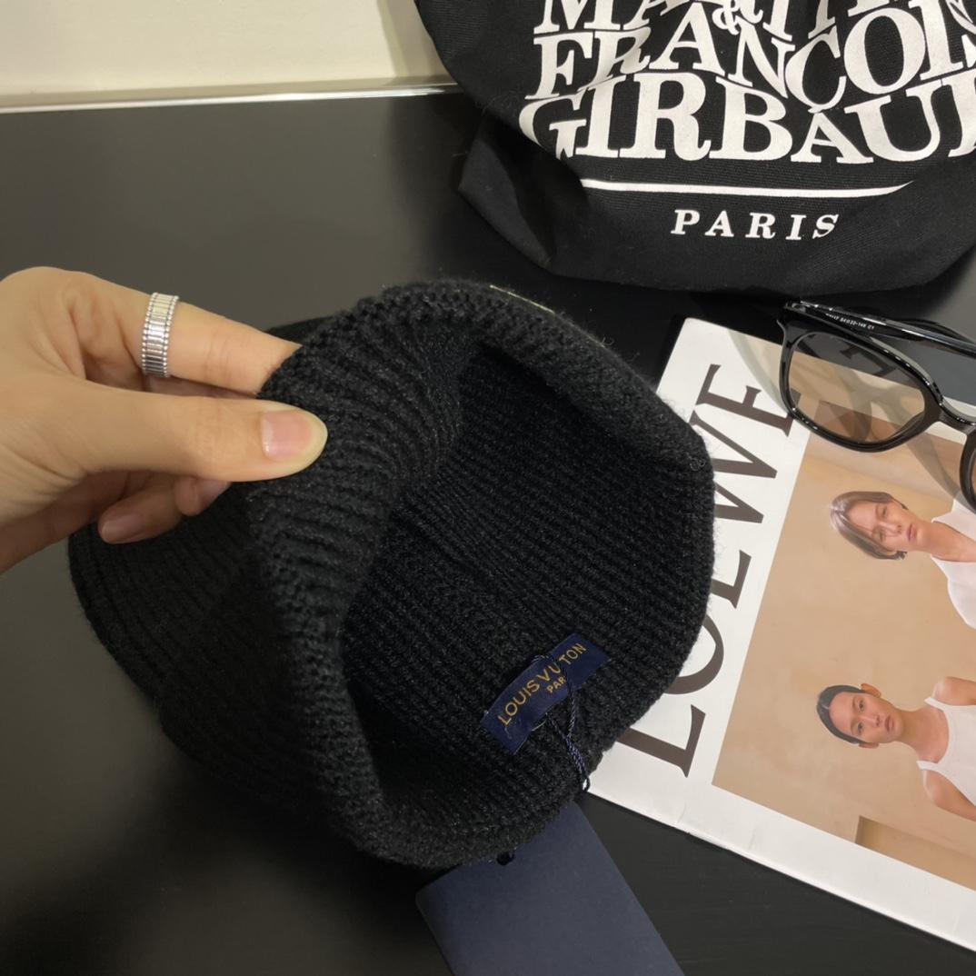 Louis Vuitton LV Beanie     - DopestKickz