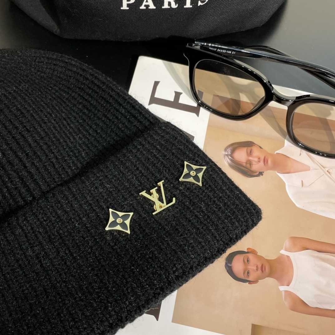 Louis Vuitton LV Beanie     - DopestKickz