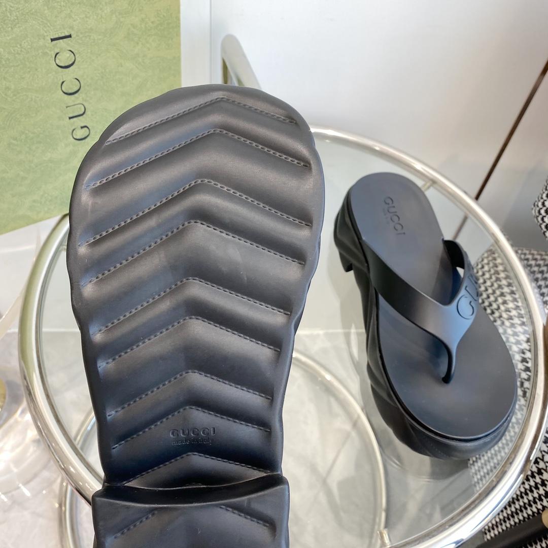 Gucci Rubber Thong Sandals - DopestKickz
