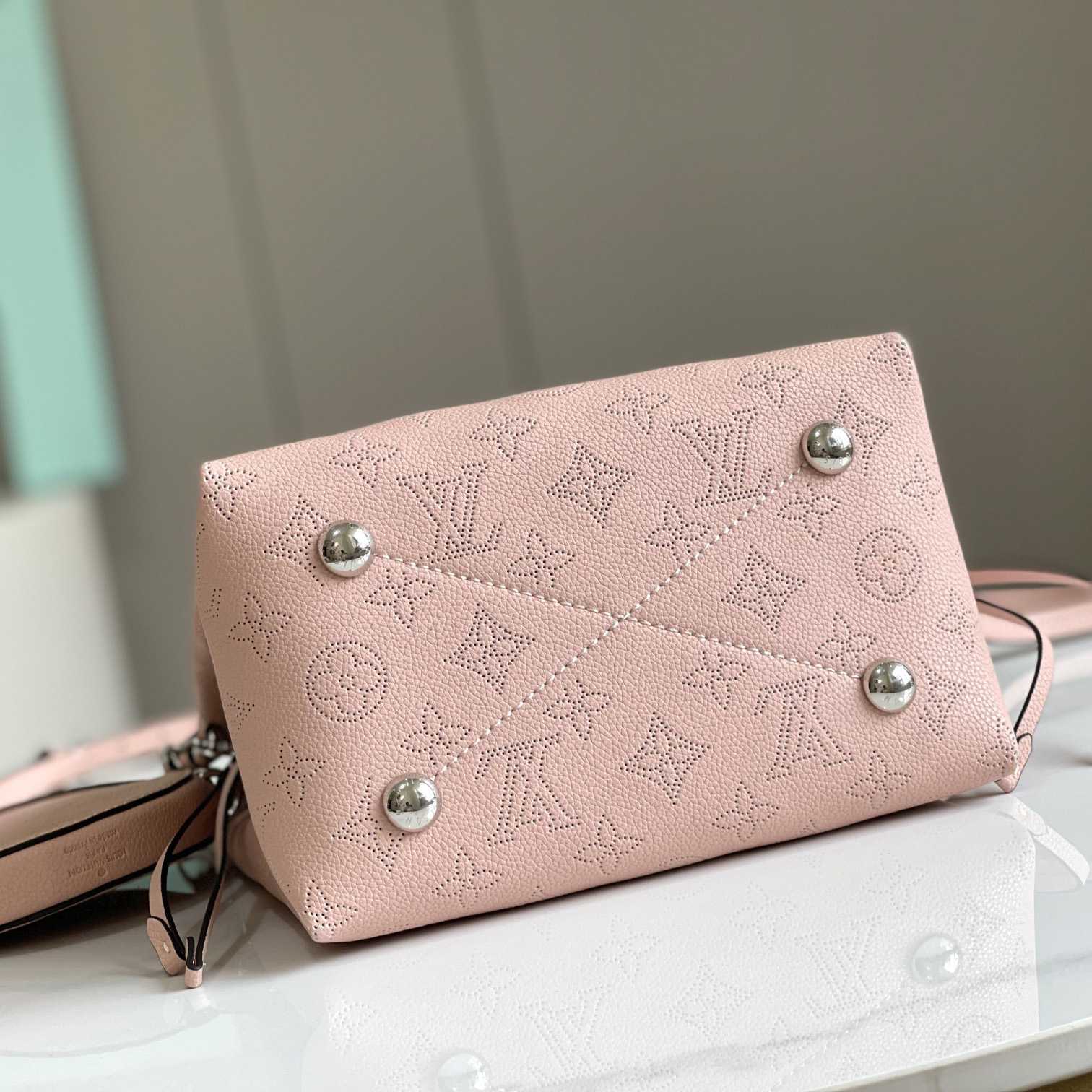 Louis Vuitton Bella (19×22×14cm)  M23195 - DopestKickz