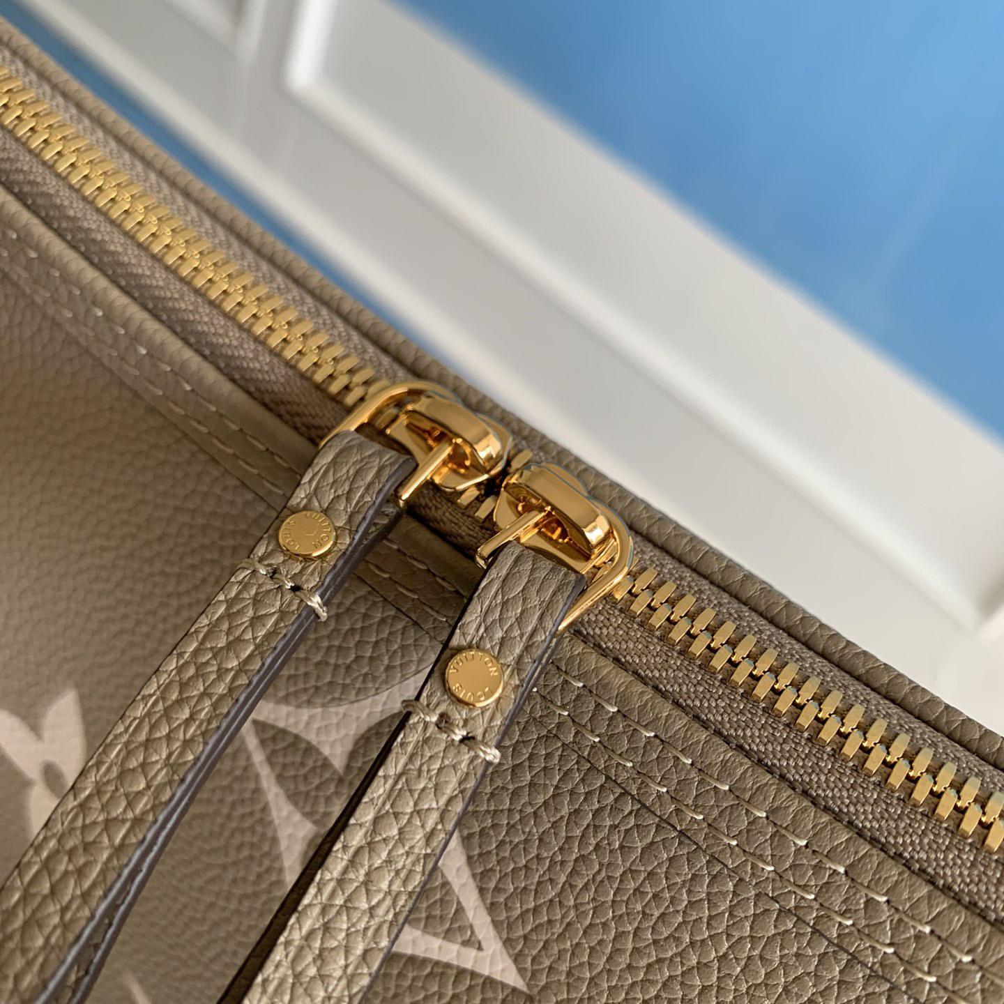 Louis Vuitton Loop Hobo          M46738 - DopestKickz