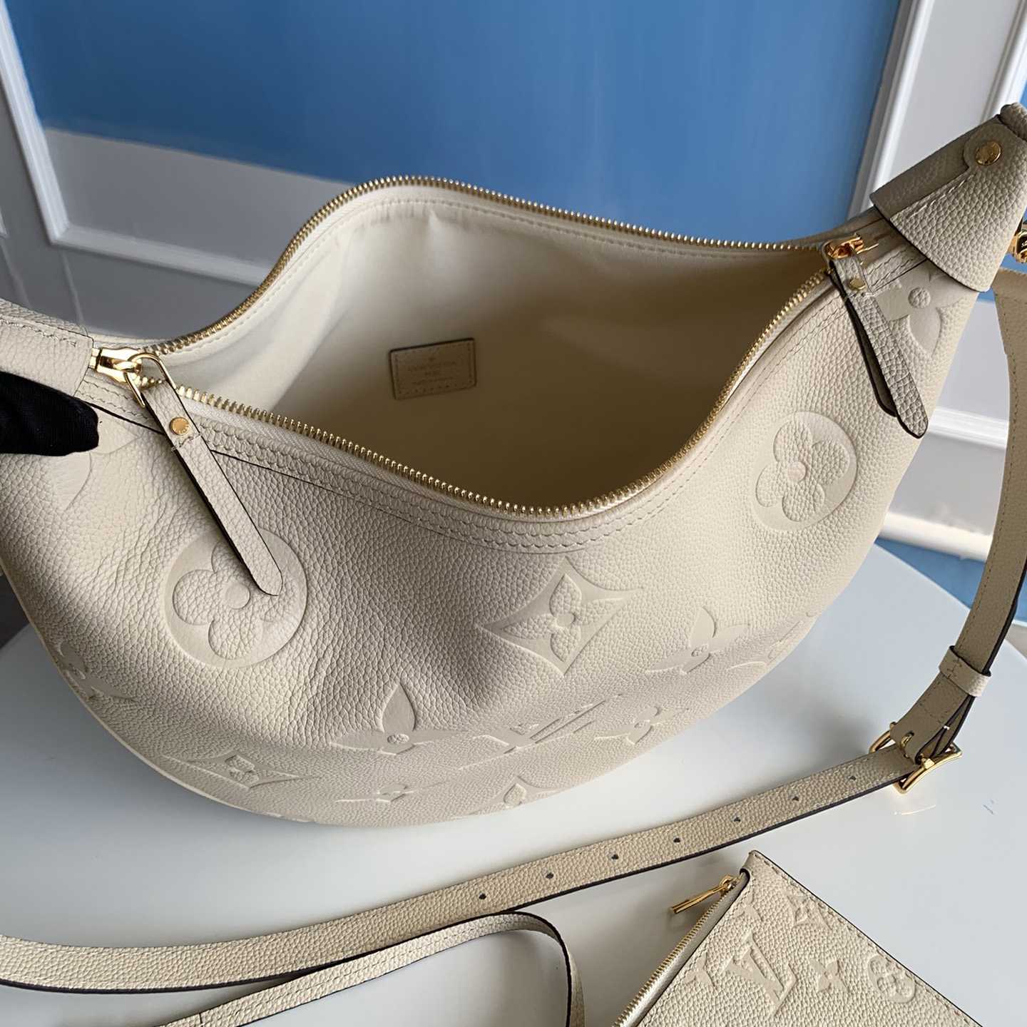 Louis Vuitton Loop Hobo          M46739 - DopestKickz