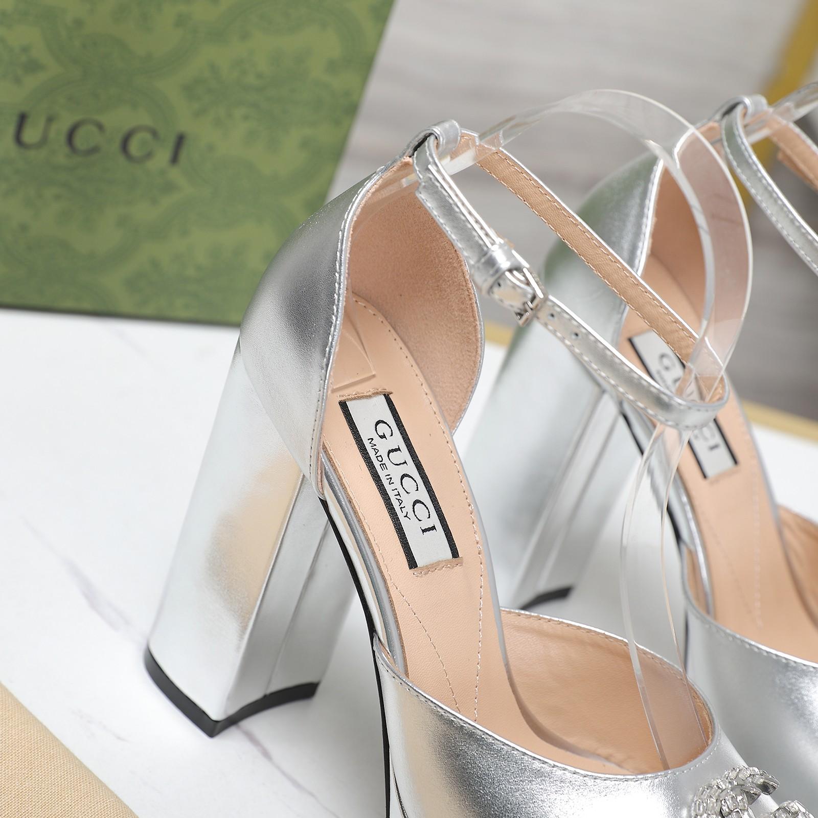 Gucci Women's Platform Pump With Double G - DopestKickz