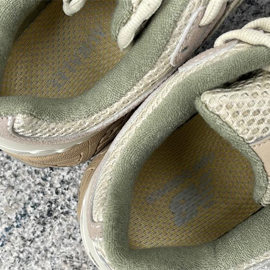 New Balance 1906R Sneakers    M1906RAU - DopestKickz