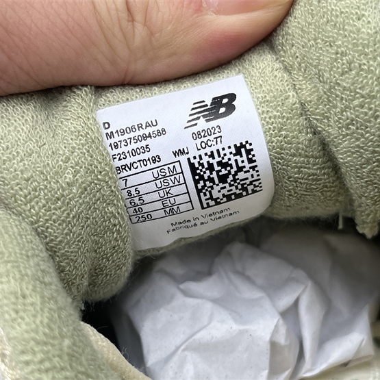 New Balance 1906R Sneakers    M1906RAU - DopestKickz