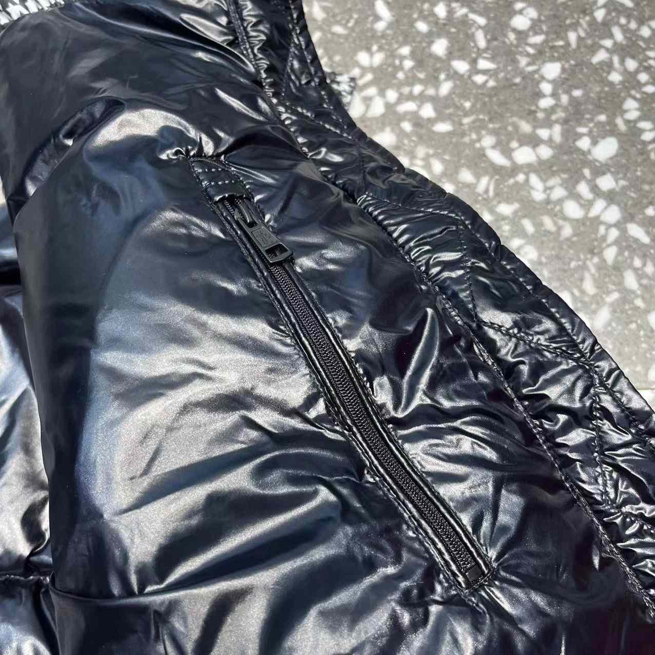 Moncler Socotrine Short Down Jacket - DopestKickz