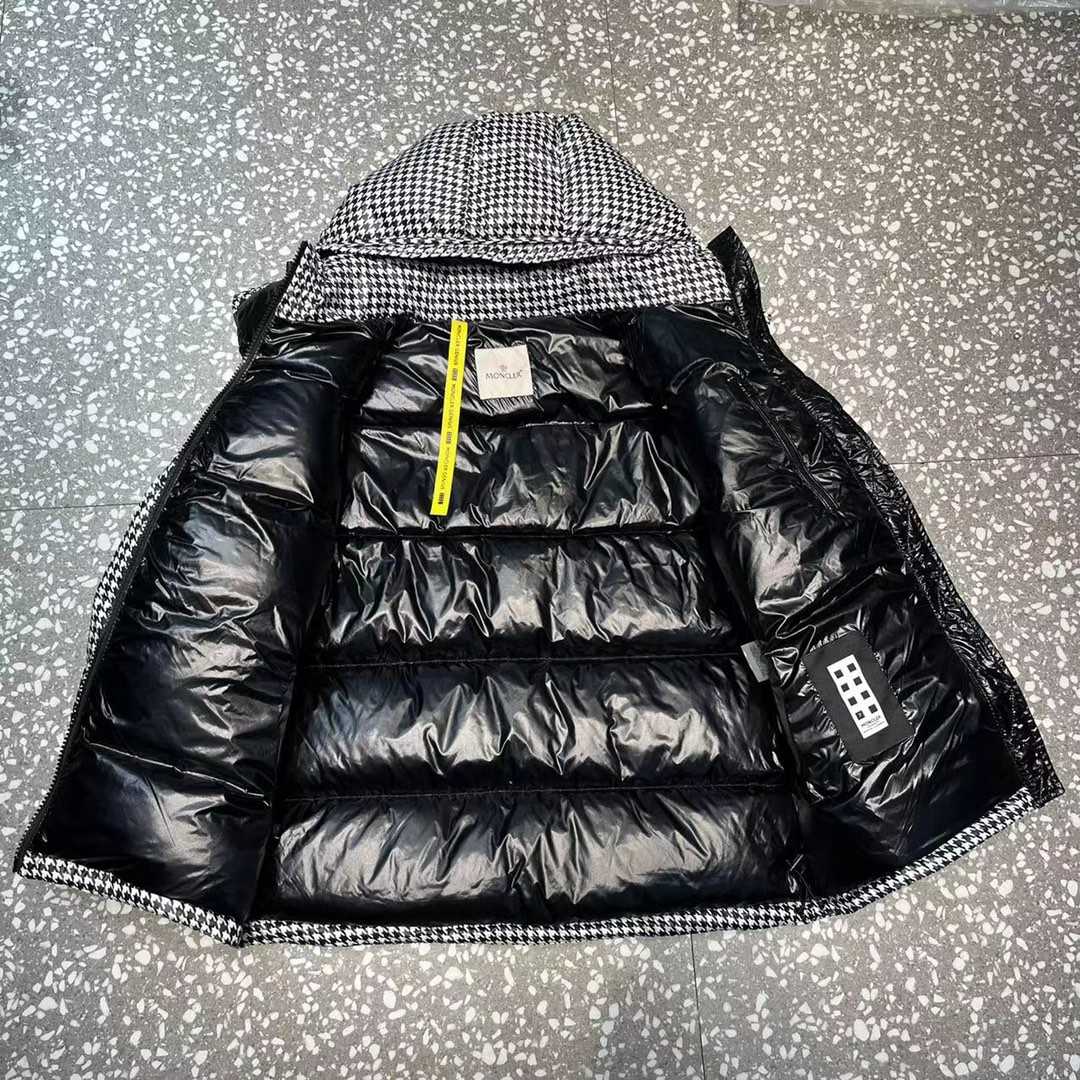 Moncler Socotrine Short Down Jacket - DopestKickz