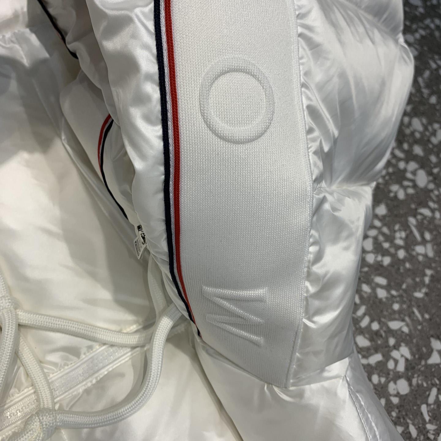 Moncler Pavin Short Down Jacket - DopestKickz