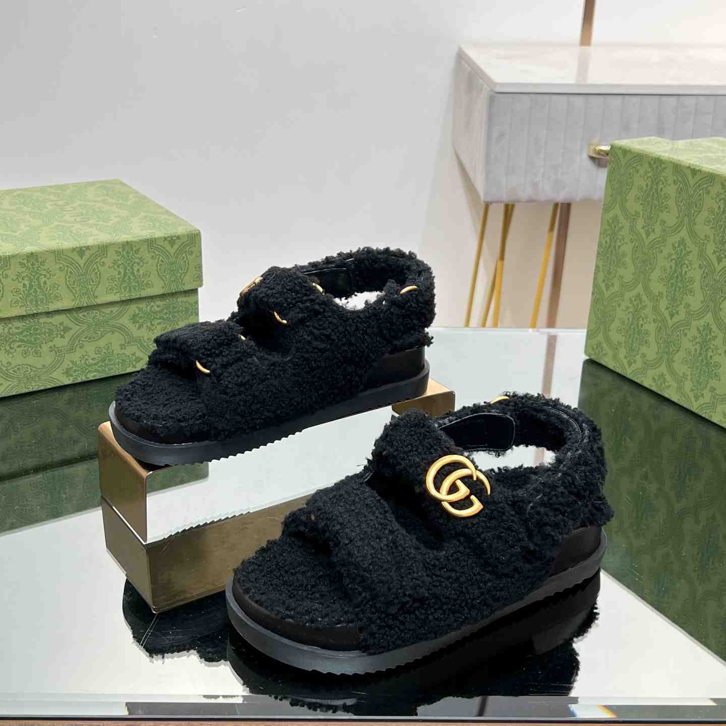 Gucci Women's Double G Sandals - DopestKickz