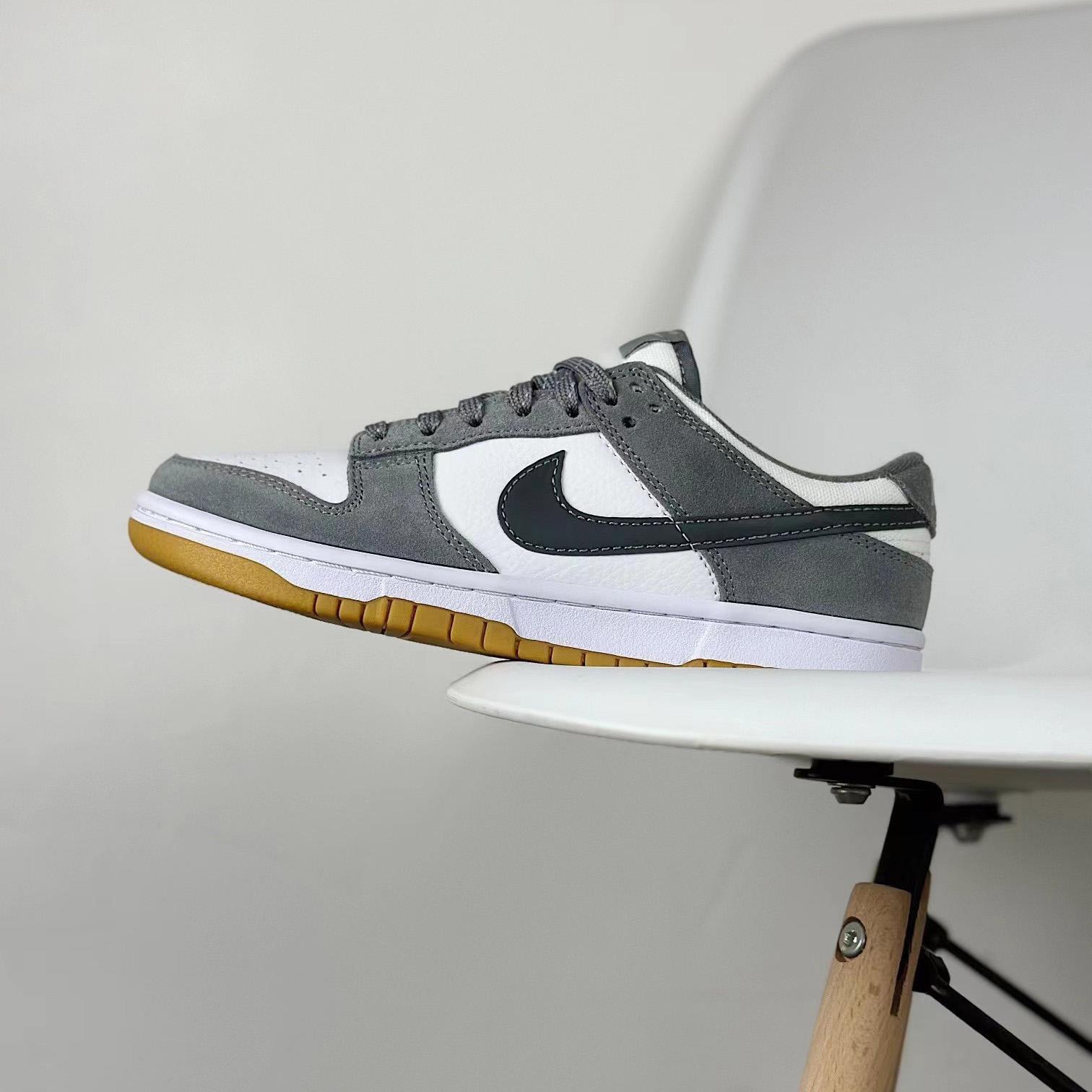 Nike SB Dunk Low”Smoke Grey/Gum“ Sneakers    FV0389-100 - DopestKickz