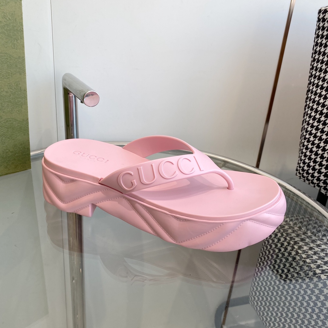 Gucci Rubber Thong Sandals - DopestKickz