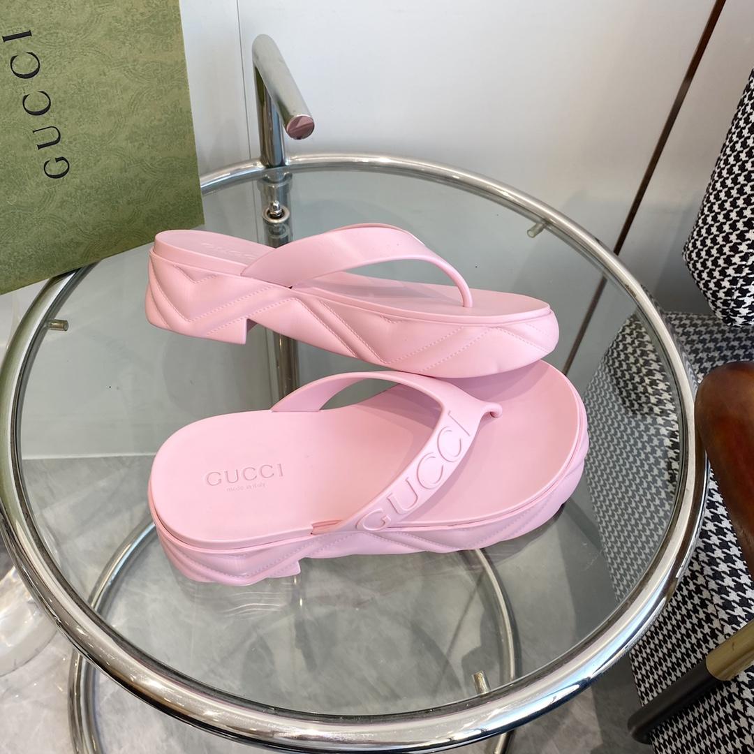 Gucci Rubber Thong Sandals - DopestKickz