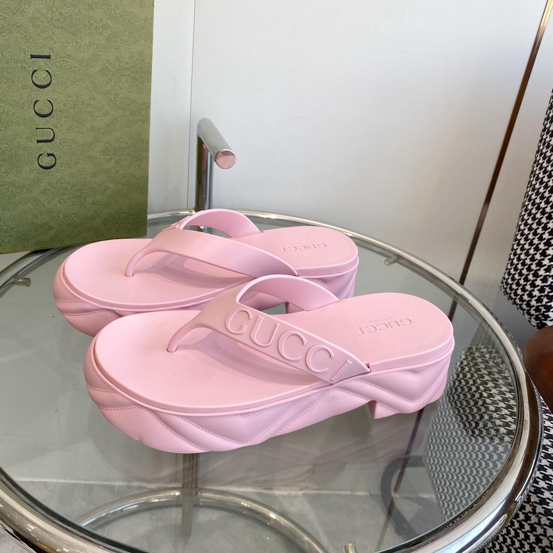 Gucci Rubber Thong Sandals - DopestKickz