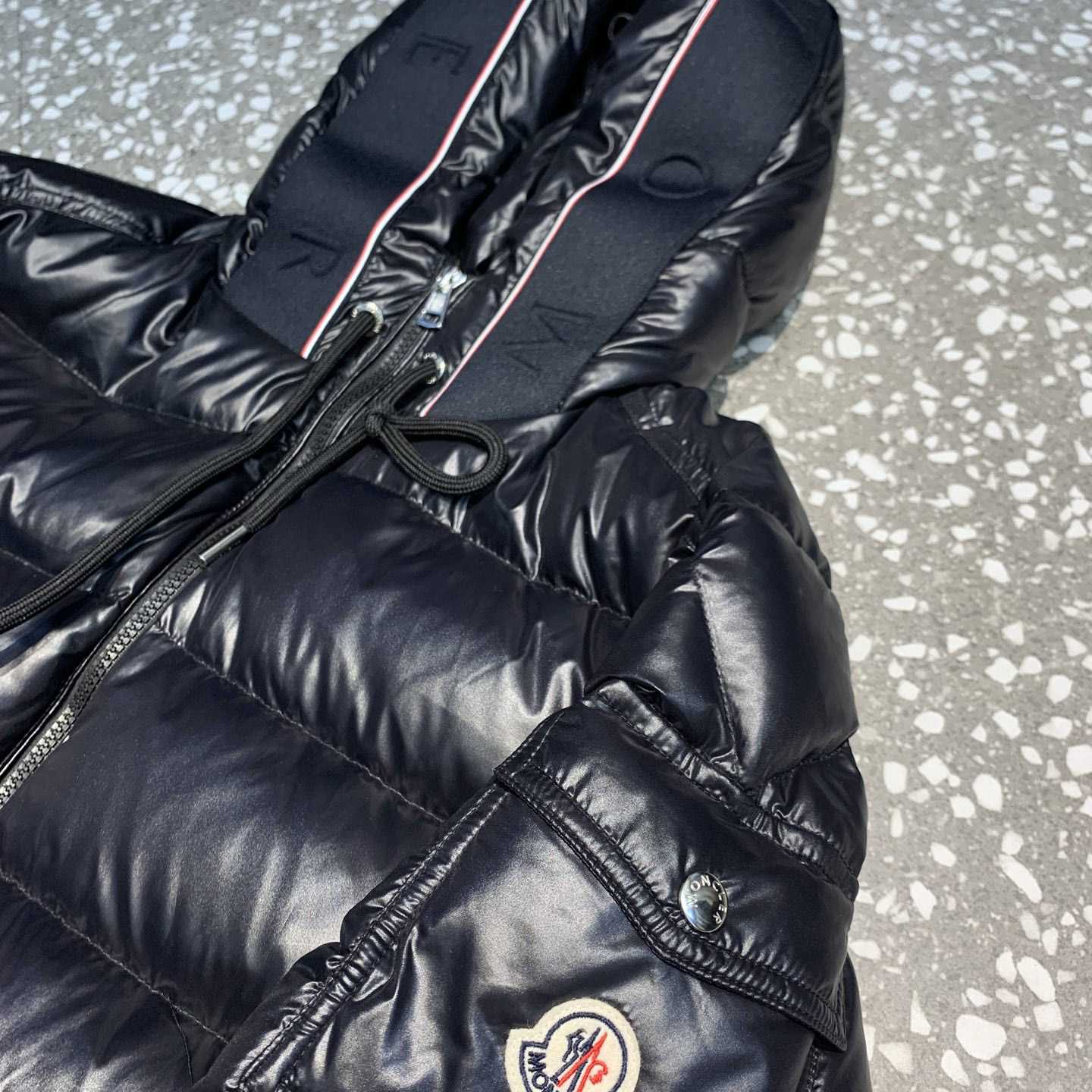 Moncler Pavin Short Down Jacket - DopestKickz