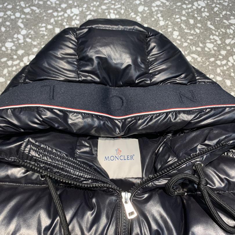 Moncler Pavin Short Down Jacket - DopestKickz