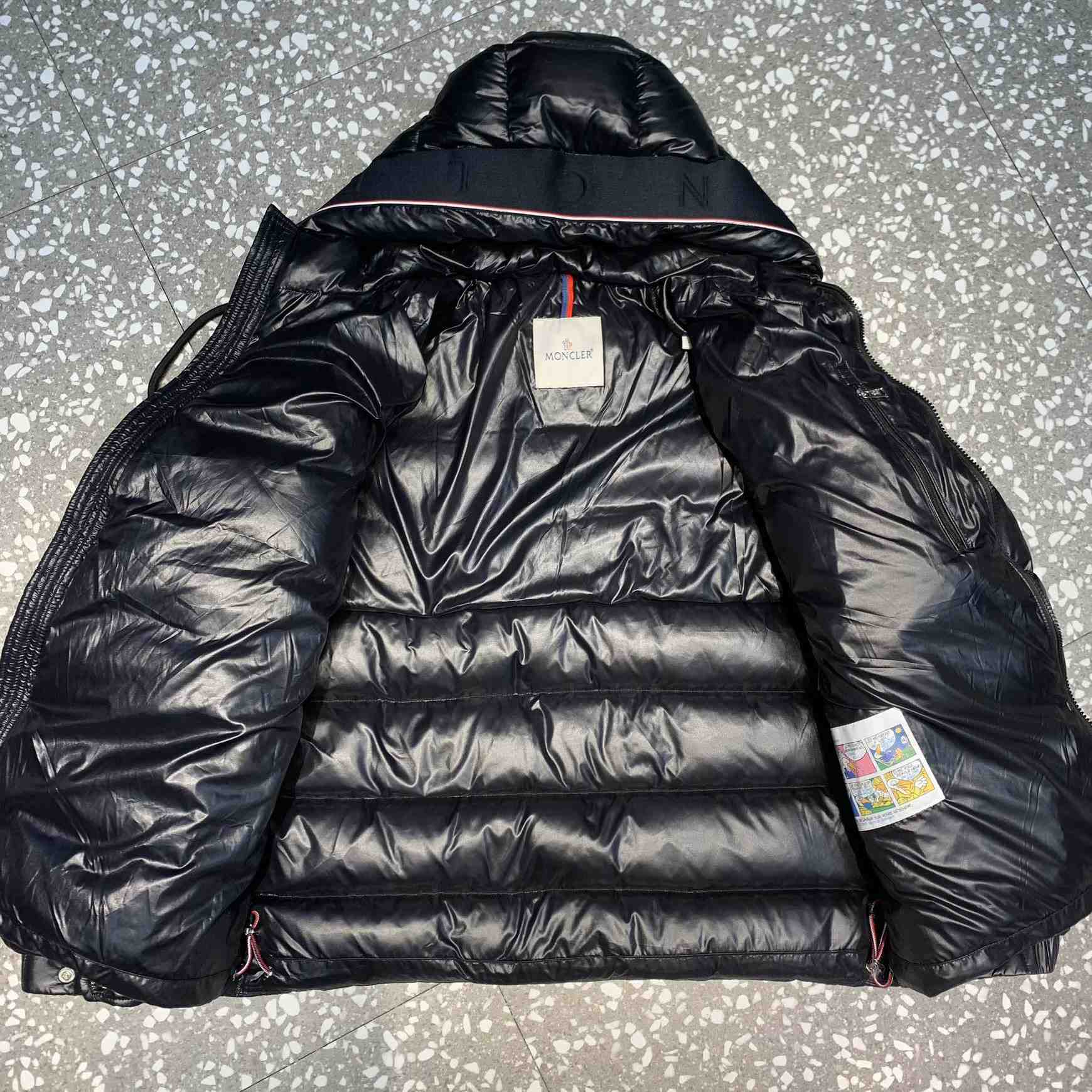Moncler Pavin Short Down Jacket - DopestKickz