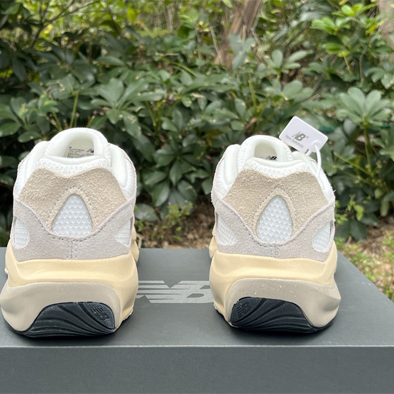 New Balance Warped Runner Sneakers    UWRPDMOB - DopestKickz