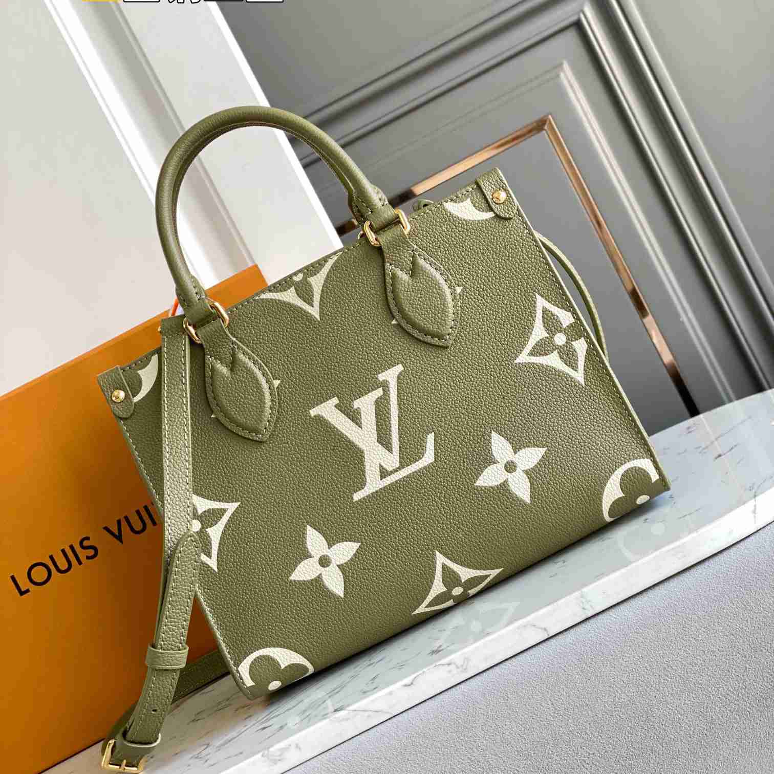 Louis Vuitton OnTheGo PM (25-19-11.5cm)  M46647 - DopestKickz